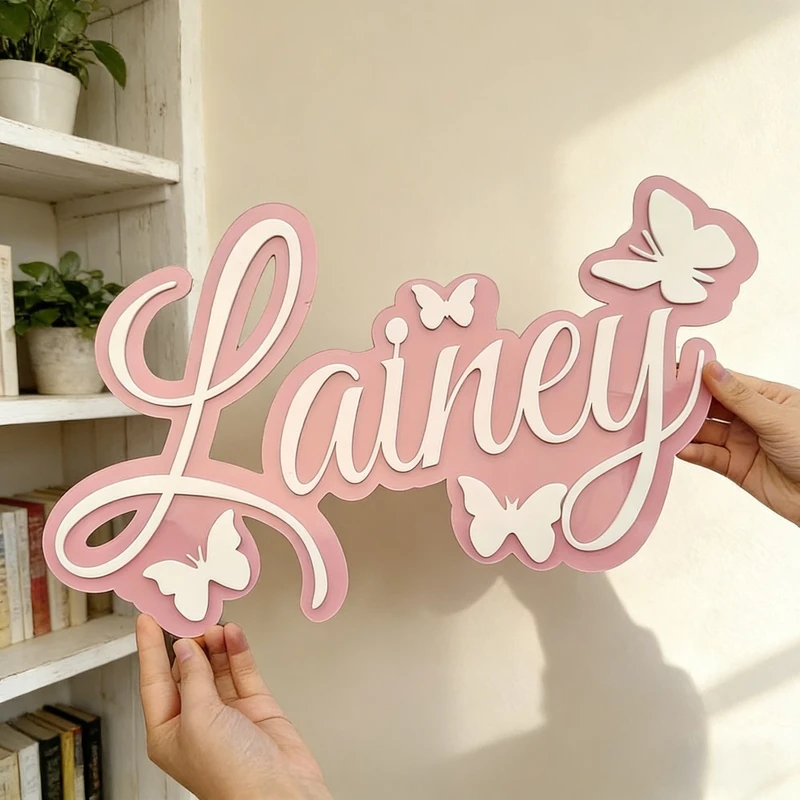 パーソナライズされた赤ちゃんの名前プレート、白い蝶の青いデザ - Baby Nursery のレビューと価格