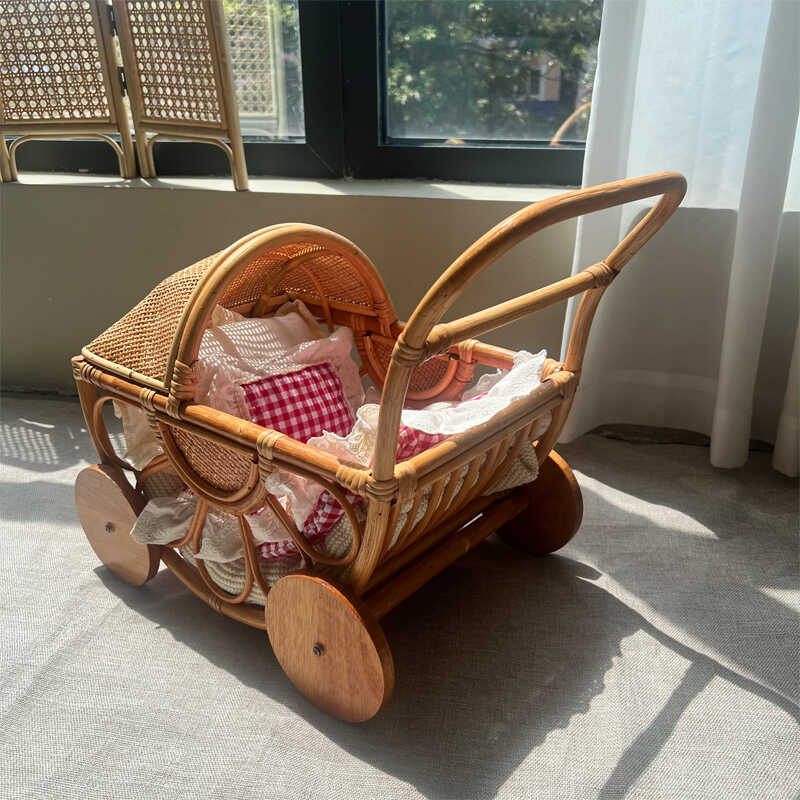 籐製ベビーカー ヴィンテージ風 ままごとおもちゃの馬車 アン - Baby Nursery Basket のレビューと価格